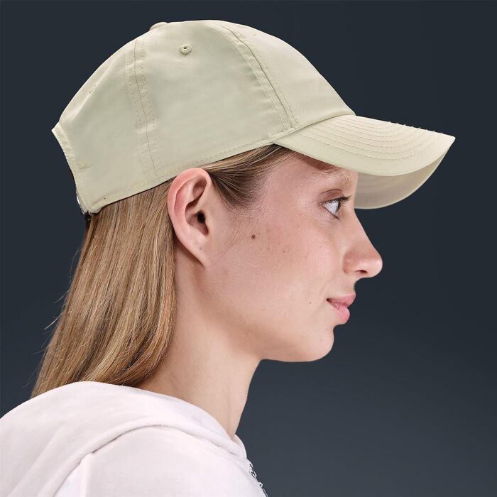 Кепка Nike Meta Swoosh H86 біла з металевим сріблом (розмір S-M, колір Lt Khaki/Sail)