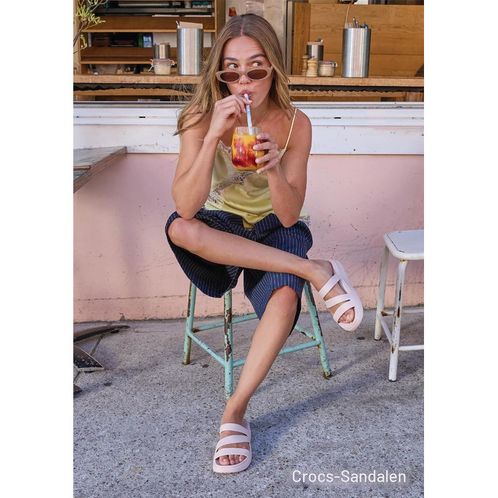 Жіночі сандалії Crocs Getaway Strappy, колір Blue Haze (блакитний), розмір 42 EU