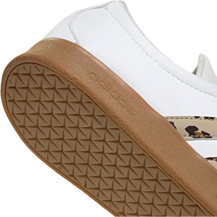 Чоловічі бігові кросівки adidas Cosmic M, білий/коричневий/сірий, розмір 40 EU