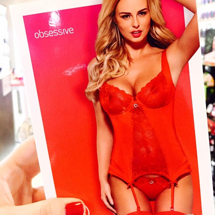 Сексуальний комплект нижньої білизни Obsessive: мереживний корсет з бретелями та стрінги, L-XL, червоний