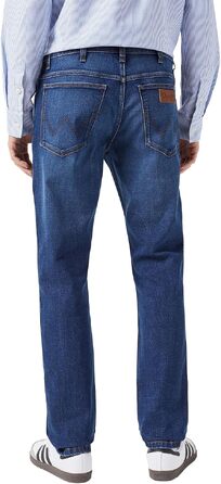 Чоловічі джинси Wrangler Foundation Regular Tapered Fit, колір Jagged Balancing Act, розмір 33W/30L