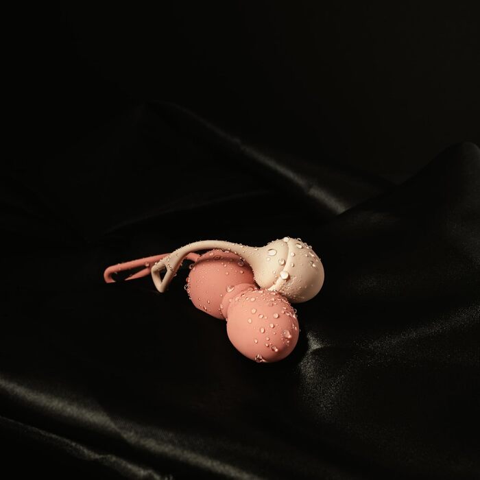 Набір вагінальних кульок Intima Premium з вібрацією | Тренажер для м'язів тазу для жінок | Пристрій для тренування з 10 режимами вібрації та 4 вагами | Кульки для інтимної гімнастики з пультом дистанційного керування | Для жінок