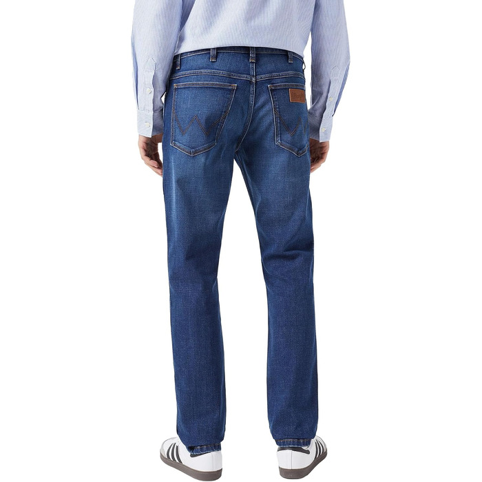 Чоловічі джинси Wrangler Foundation Regular Tapered Fit, колір Jagged Balancing Act, розмір 33W/30L