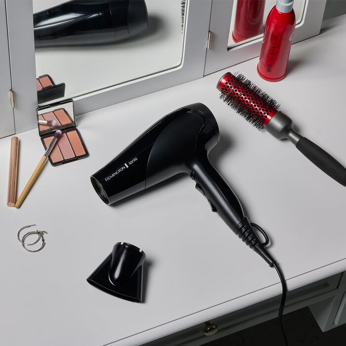 Фен для волосся Remington D3199 з іонізацією та керамічним покриттям, 2200 Вт, білий (дифузор та вузький сопло в комплекті)