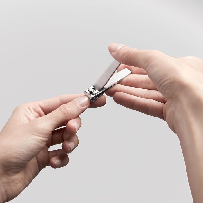 Кусачки для нігтів Zwilling Premium (для пальців рук та ніг), гіпоалергенні, з вигнутим лезом та підсиленим важелем, сріблясті, 60 мм