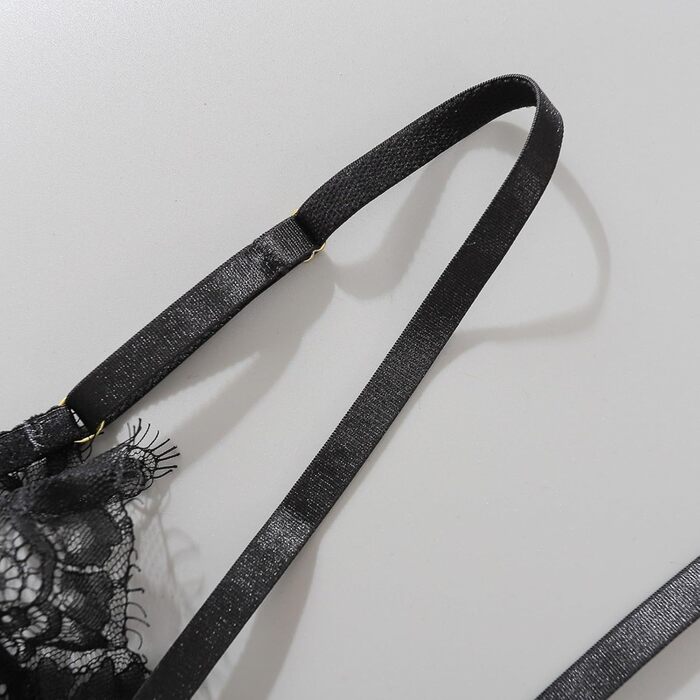 Чорний мереживний комплект спідньої білизни Daen Nachthed: мереживний халат-сорочка, стринги. Розмір L