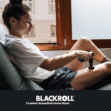 Міні-перкусійний масажер BLACKROLL® з підігрівом (Heat Head): електричний пістолет для масажу м'язів та фасцій, 4 насадки, 4 рівні інтенсивності, зарядка USB-C